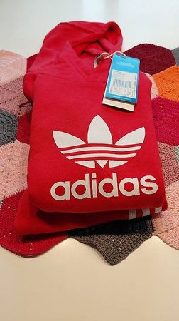Adidas Hoodie und Hose Grösse 98