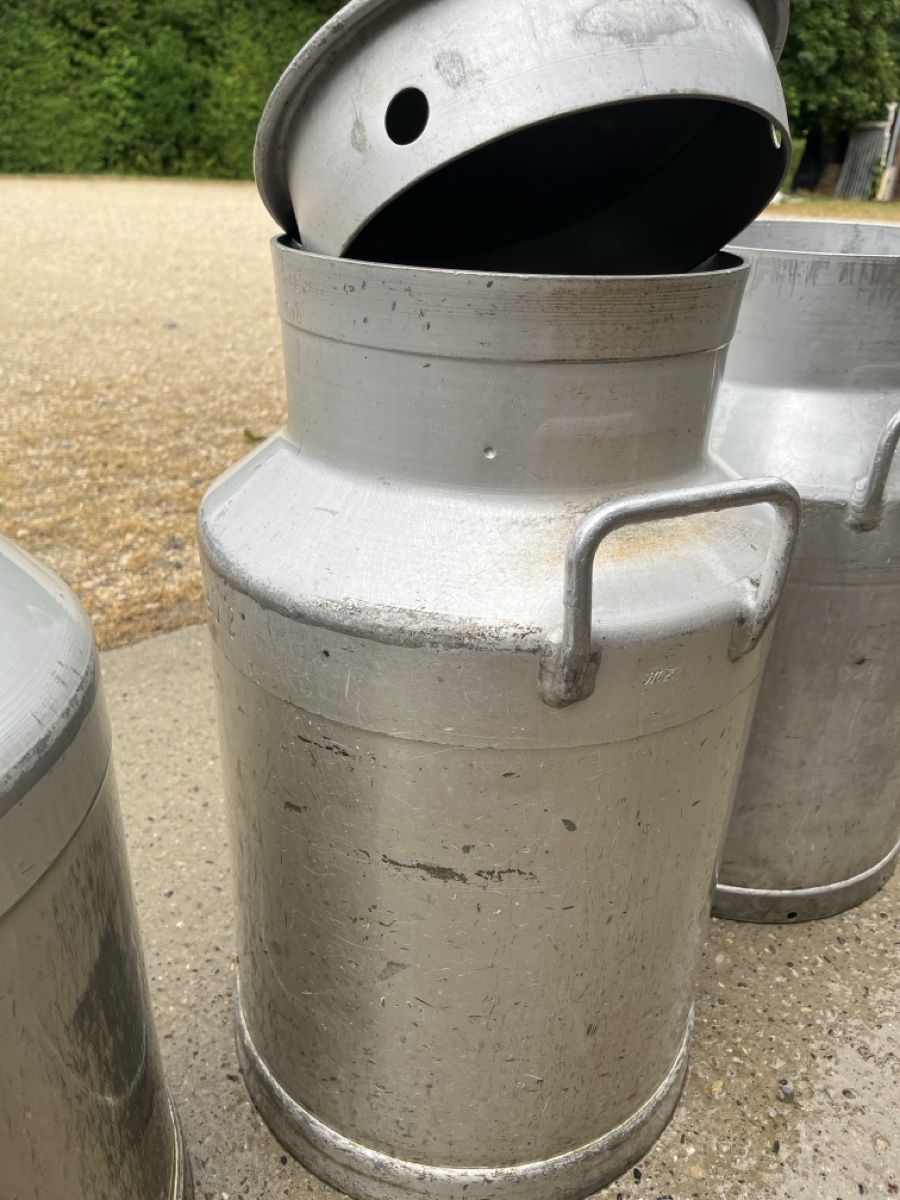 Autres articles pour la maison: 4 Milchkannen 40l – D'occasion à Allschwil par Res_1960 2