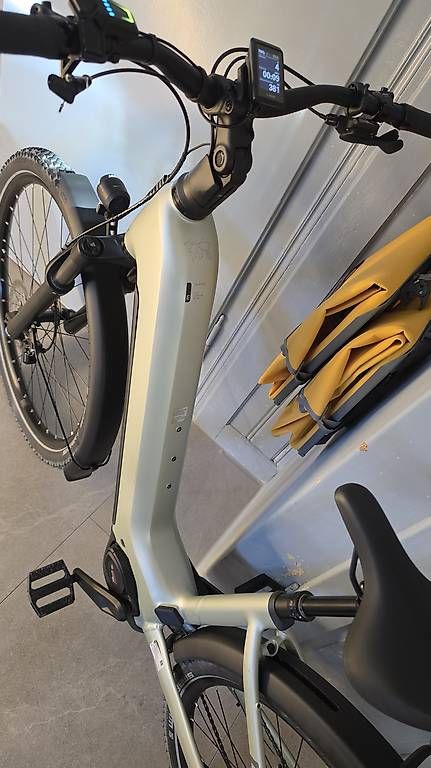 Velos: E-Bike Cube Neuwertig  – Gebraucht aus Bronschhofen von Timi.g 1