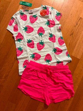 tolles Pyjama Gr. 116, Neu