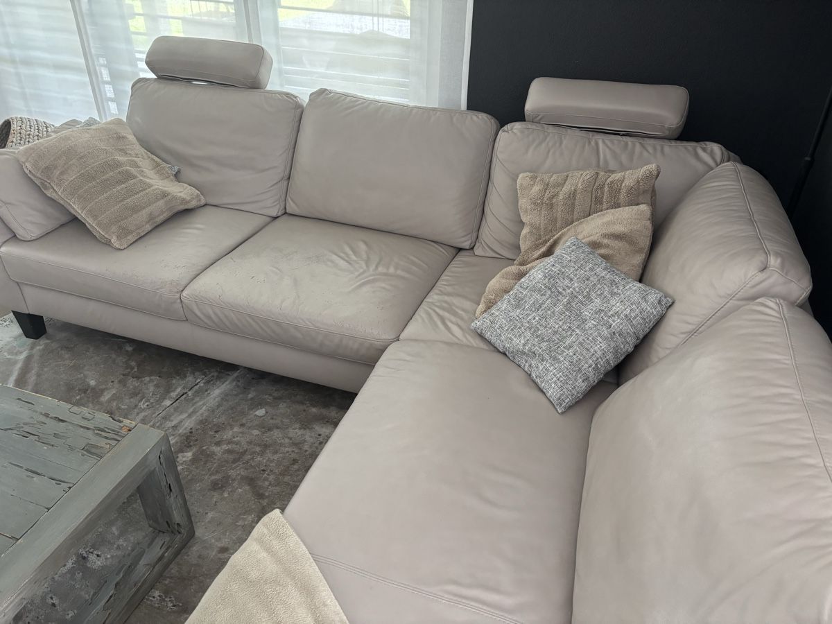 Sofas: Ecksofa Leder hellgrau  – D'occasion à Oberhasli par sab_f76q 1