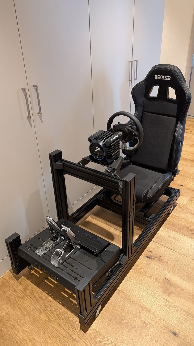 Fanatec Stühle: Sim Racing Rig / Rennsimulator SimLab + Fanatec – Gebraucht aus Solothurn von Nikola9667
