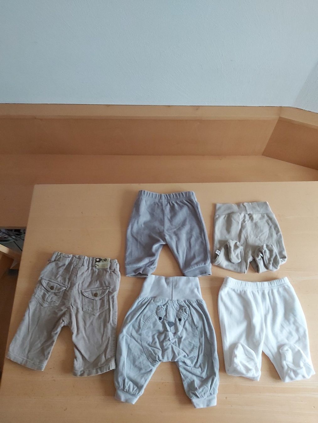 Lotti & Set di vestiti: Hosen Gr.62 junge – Usato da Disentis/Mustér venduto da epa_862v 1