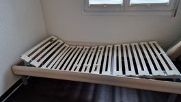 Bettgestell mit Lattenrost helles Holz guter Zustand 90x200