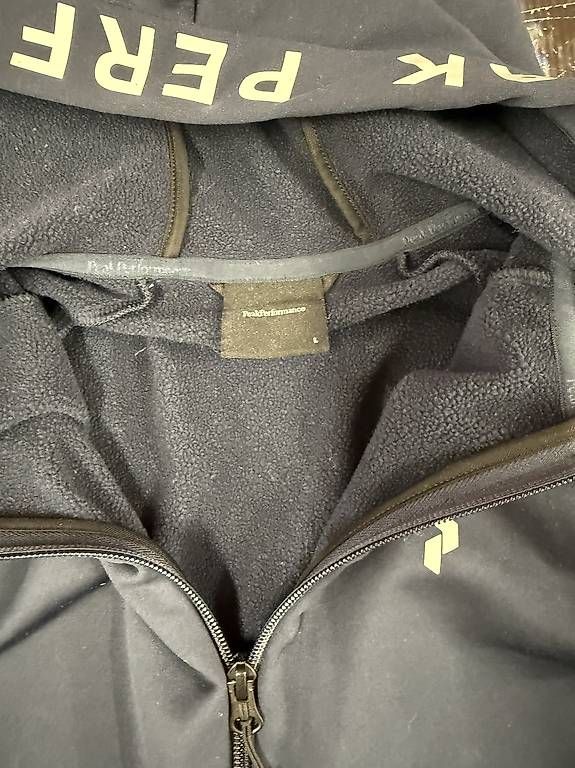 Vestes: Peak perf sweatjacke – D'occasion à Saas im Prättigau par jasna118 1