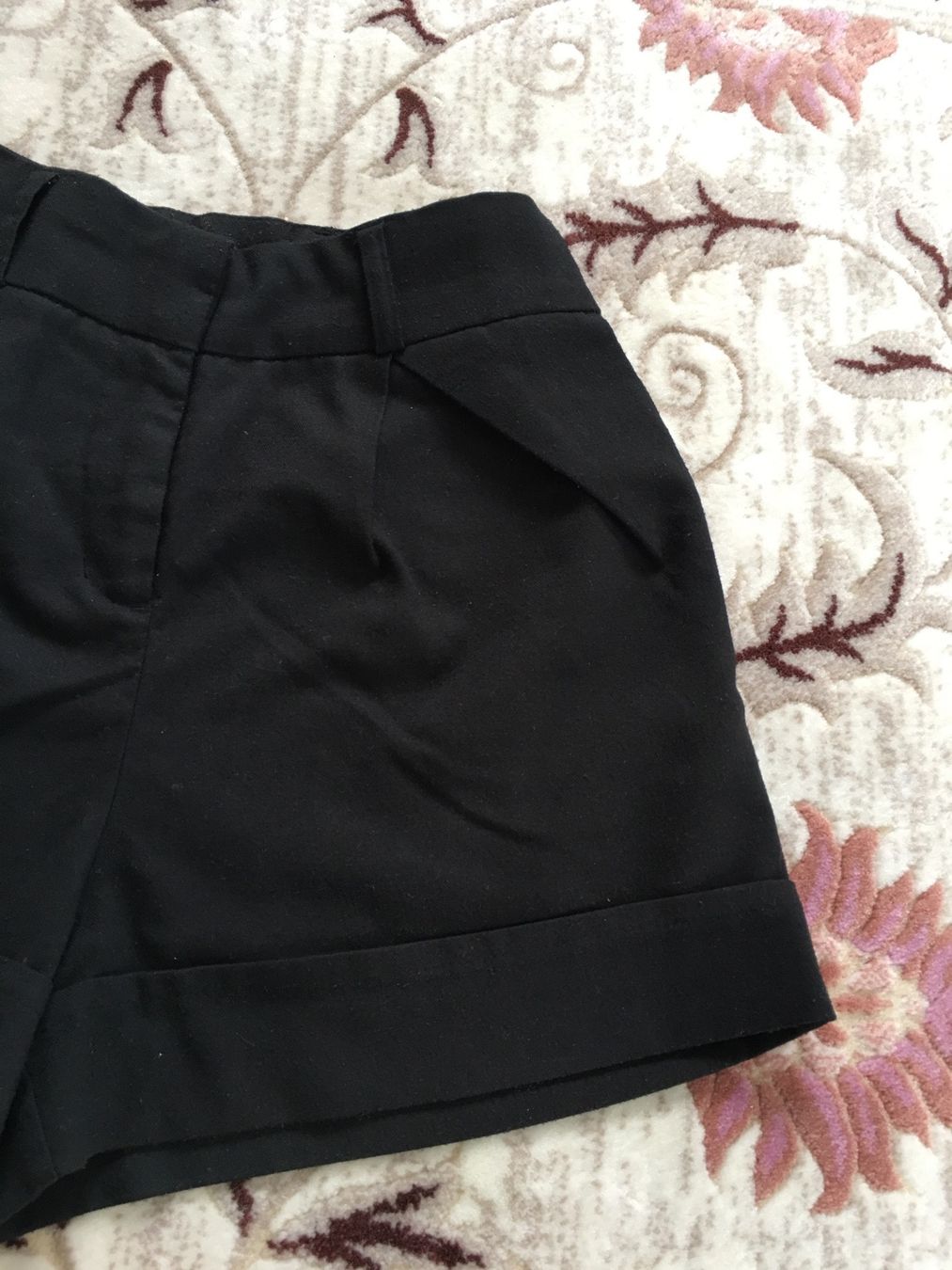 Pantaloni: Shorts kurze Sommer Hose Gr 42 – Usato da Grenchen venduto da Tirana 1