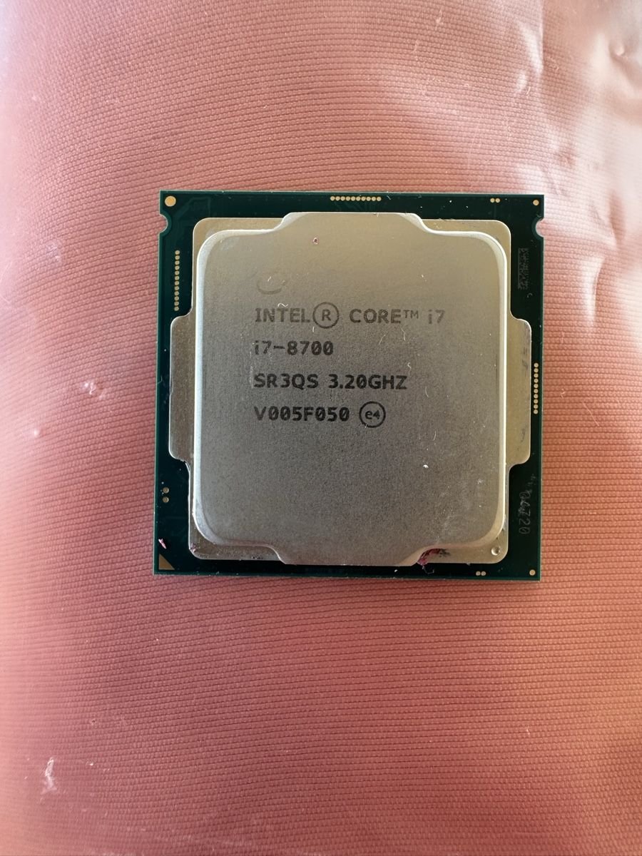 Intel PCs: Intel Core i7-8700 3,2GHz – D'occasion à Utzenstorf par Elgar65
