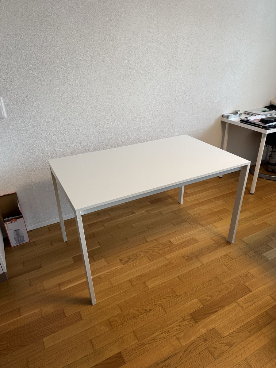 Ikea Tavoli: White VIHALS dining table 125x74 cm – Usato da Steinmaur venduto da sam_wf5n 1