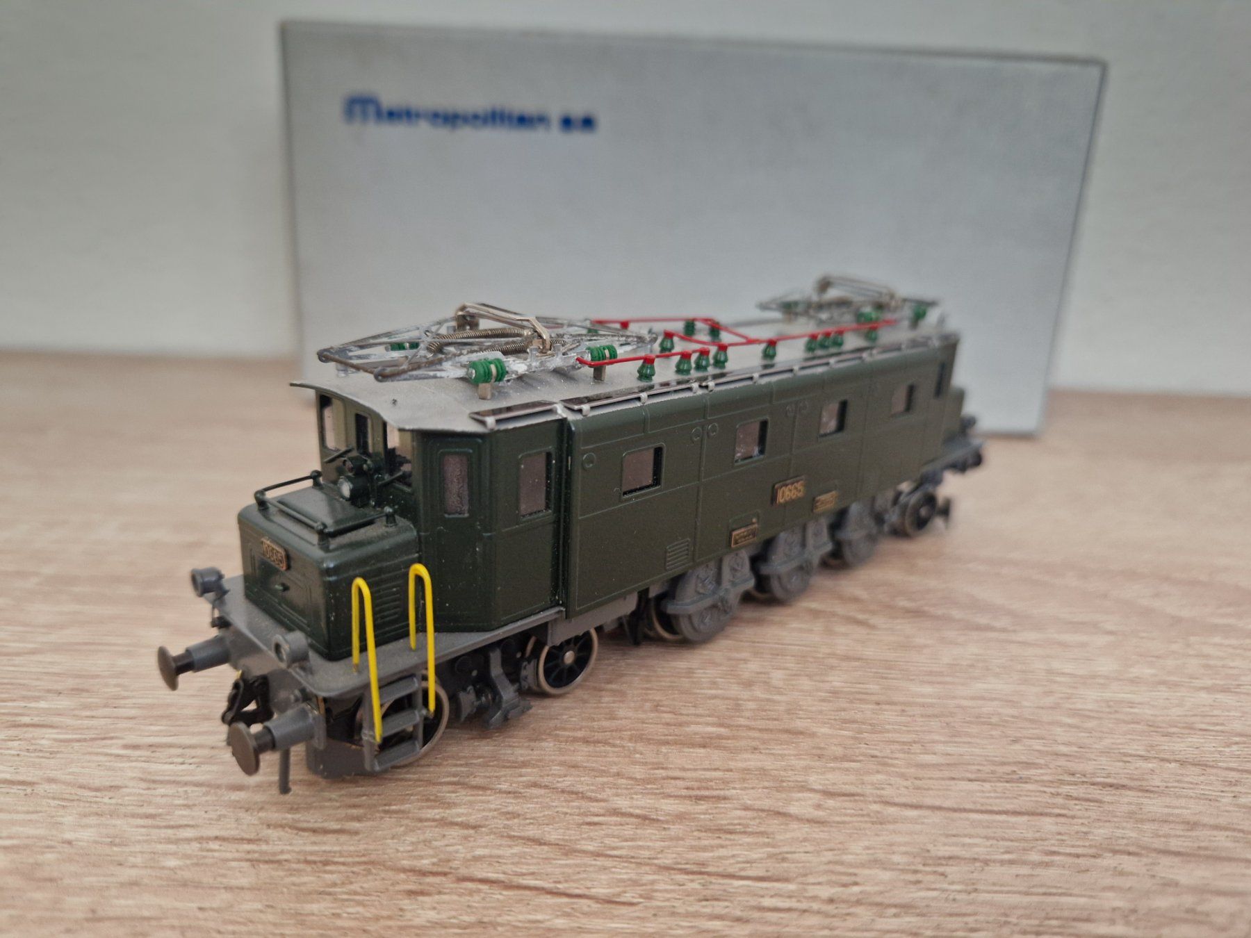 Metropolitan Modellini di ferrovie: Metropolitan 520 Silver E-Lok Ae 3/6 SBB H0 – Usato da St-Aubin-Sauges venduto da Lo_Go 2