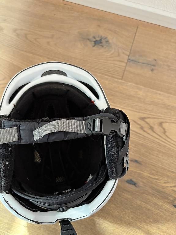 Caschi: Giro Skihelm Damen – Usato da Chur venduto da gio_6rlp 4