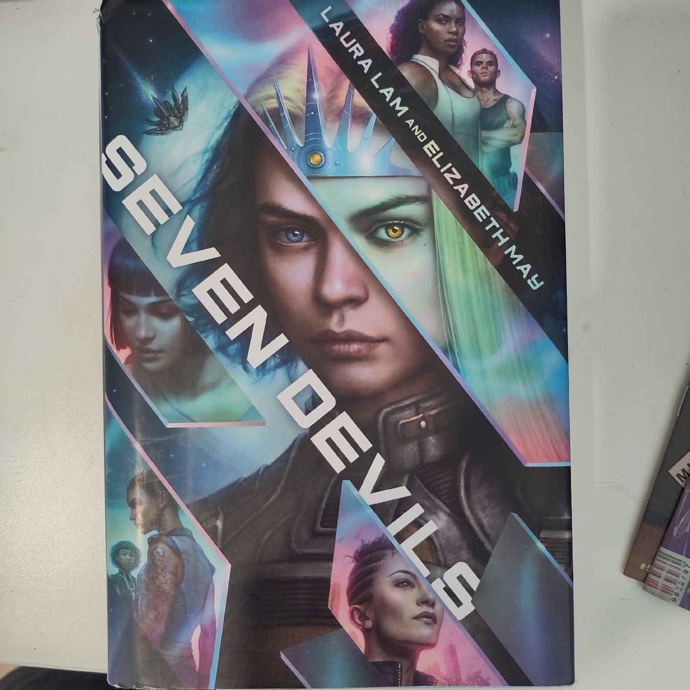 Livres: Seven Devils – Neuf (Voir description) à Zürich par IANHUEGI