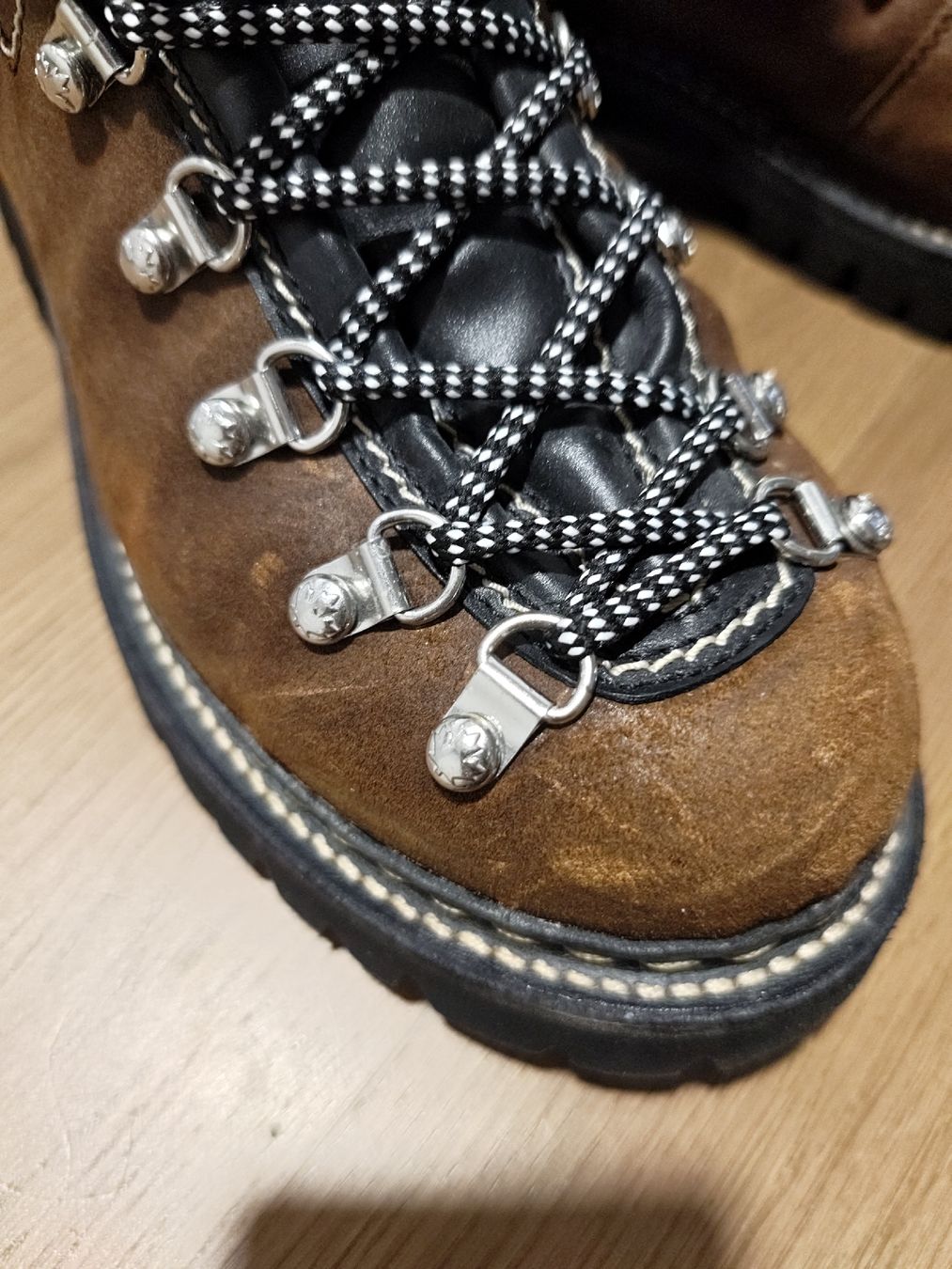 Dsquared2 Scarpe da uomo: Dsquared2 Leder  Stiefeletten braun Groesse 42 – Usato da Seon venduto da chf_g29b 8