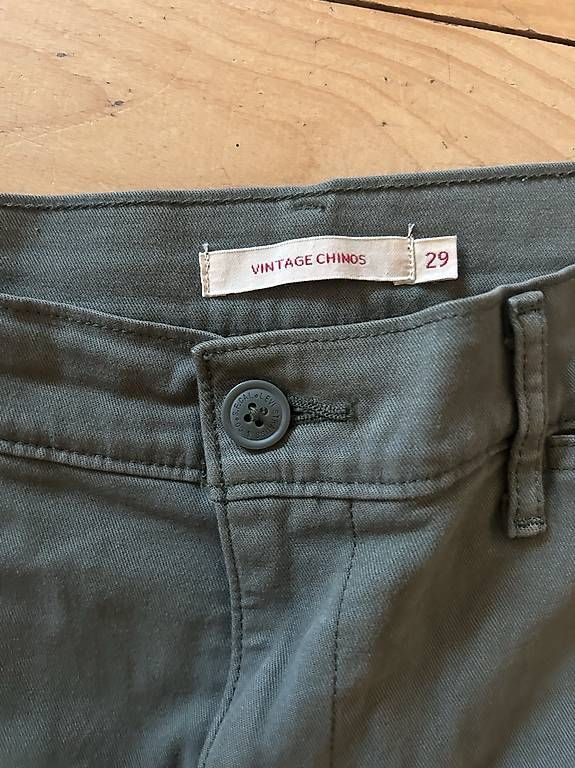 Jeans: Levis Jeans Olivegrün Gr. 29 – Gebraucht aus Zürich von car_php8 1