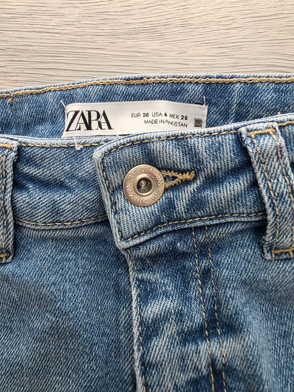 Zara Pantaloni: Jeans Zara   Schlaghose   Gr. 36 – Usato da Langnau am Albis venduto da kktdora 2