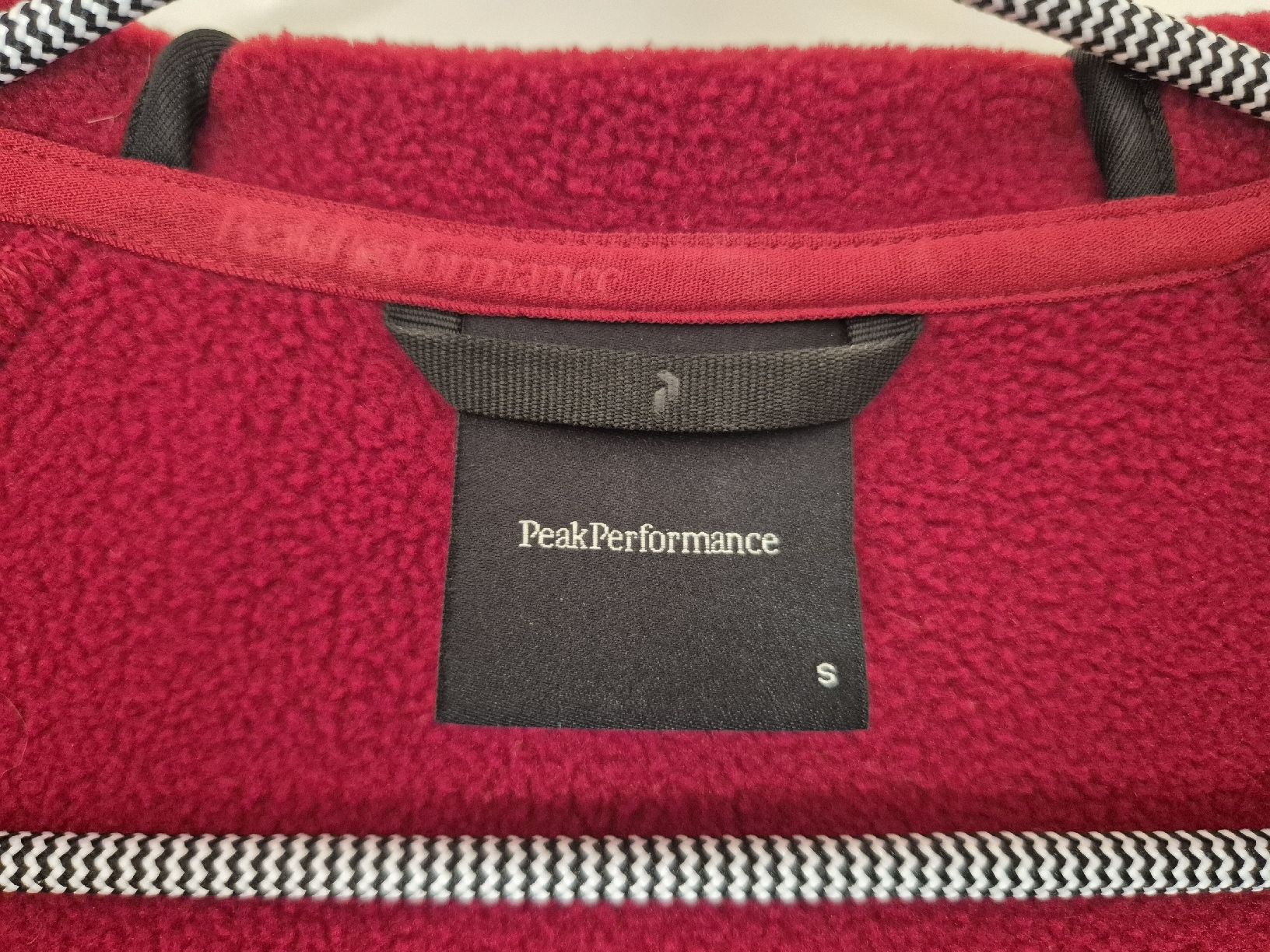 Peak Performance Jacken: Peak Performance_W Rider Zip Hood_S – Gebraucht aus Forch von alport 4
