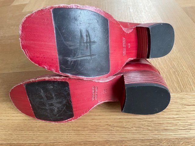 Damenschuhe: NEU: Wunderschöne rote Stiefeletten 36 – Neu (gemäss Beschreibung) aus Bern von Delirious 7