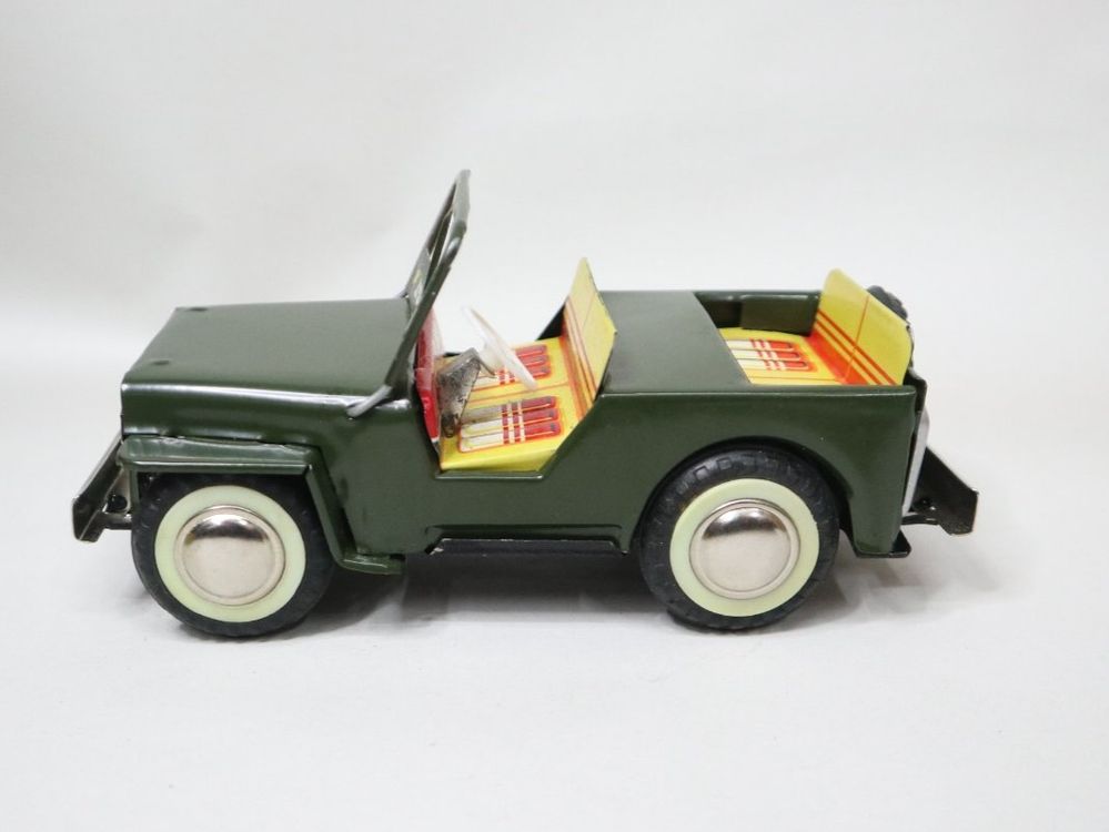 Blechauto Land Rover Army Jeep Schwungrad unbespielt 5