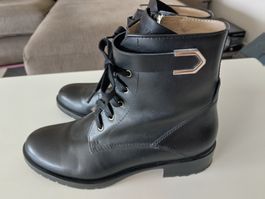 Bottines Hugo Boss en cuir noir avec lacets et brides, T. 36