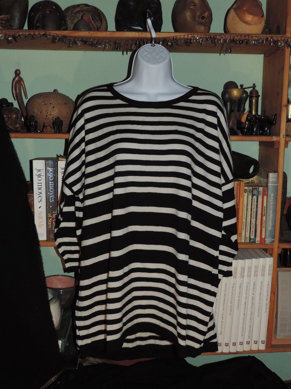 Top: pull rayé noir et blanc – Usato da Genève venduto da Axelle333 3