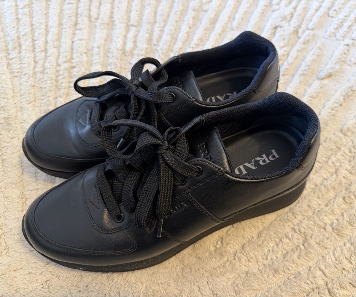 Prada Scarpe da uomo: Prada black leather sneakers 42 – Nuovo (secondo la descrizione) da Genève venduto da kam_m6mq