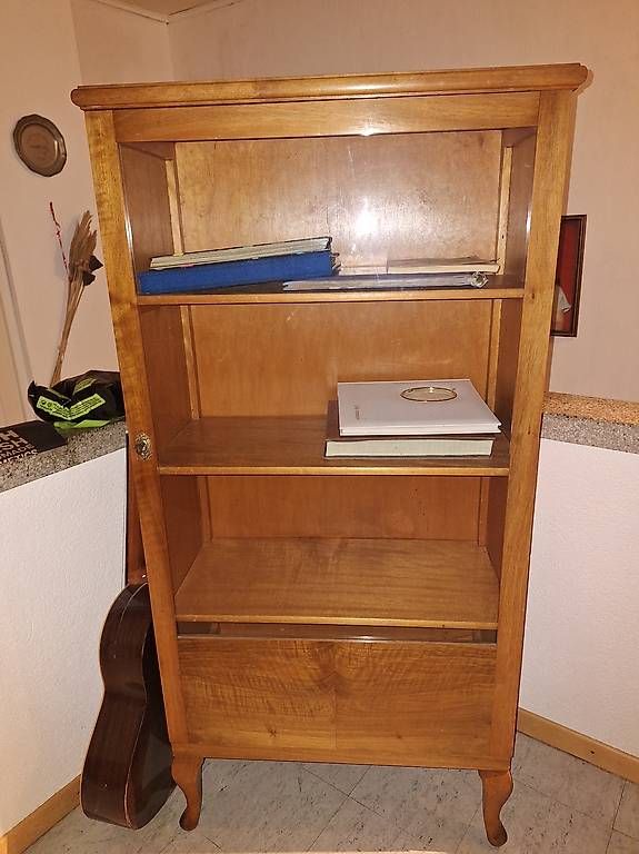 Étagères: Ancienne étagère vitrée  – D'occasion à Montet (Broye) par lab_2t8m 1