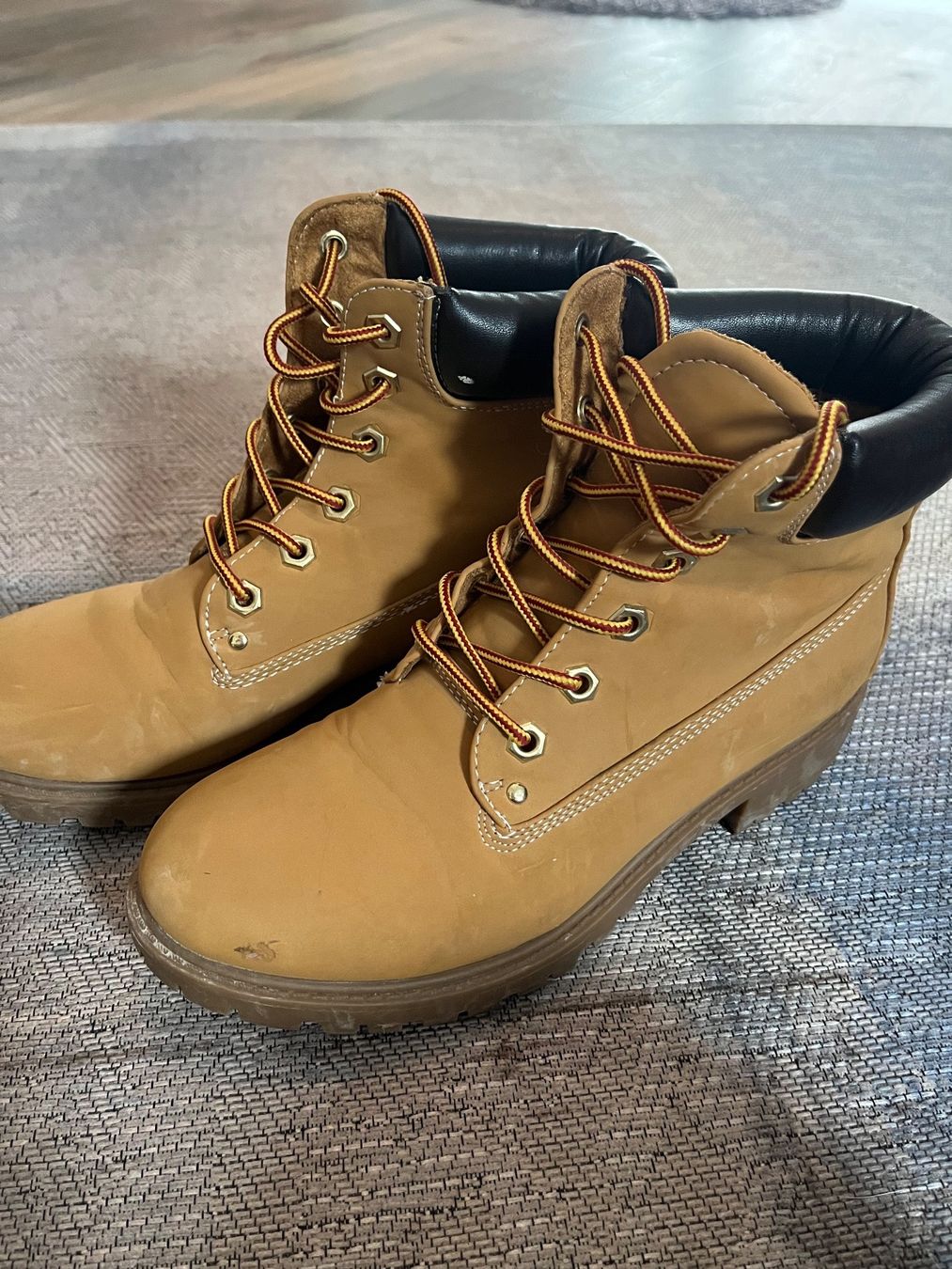 Scarpe da donna: Schuhe / Boots / Grösse 39 – Usato da Bülach venduto da Lele_00