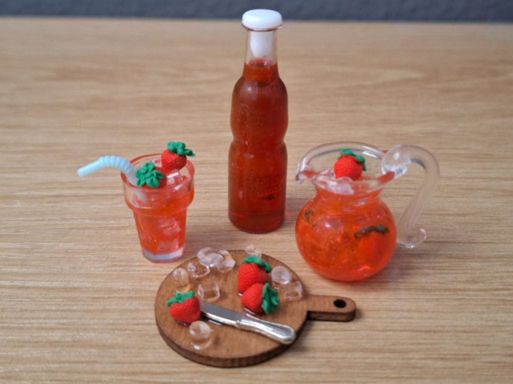 Case e mobili per bambole: Handmade Erdbeersirup Set – Nuovo (secondo la descrizione) da Zürich venduto da HandmadeTinyFood 2