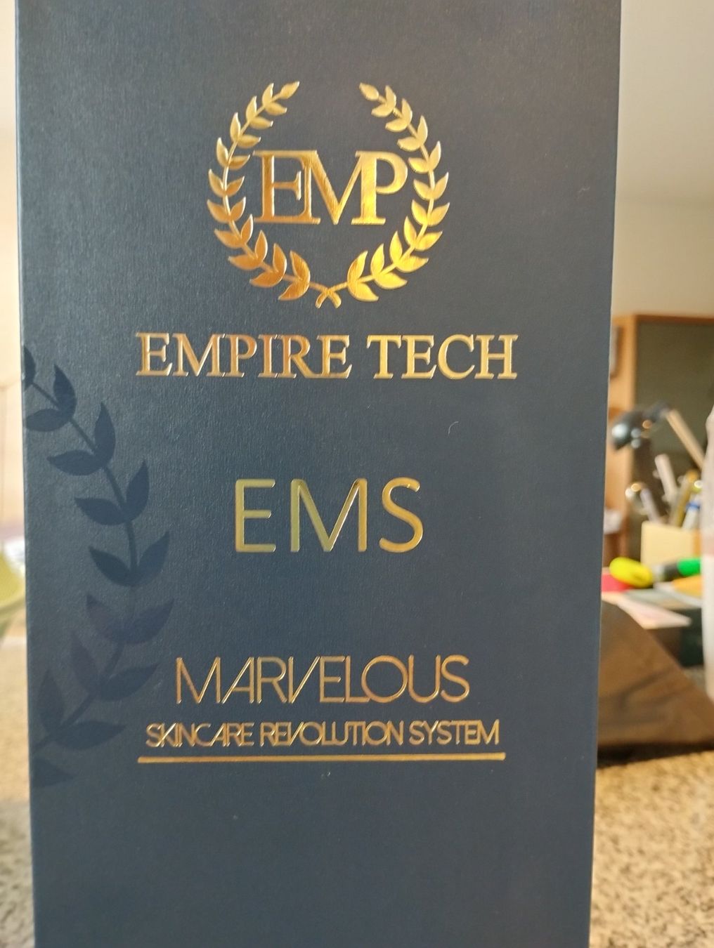 Soins du visage: Marvelous EMS Skincare Revolution System-Beauty-Tool – Neuf avec emballage d'origine à Zürich par ivanadistefano 1