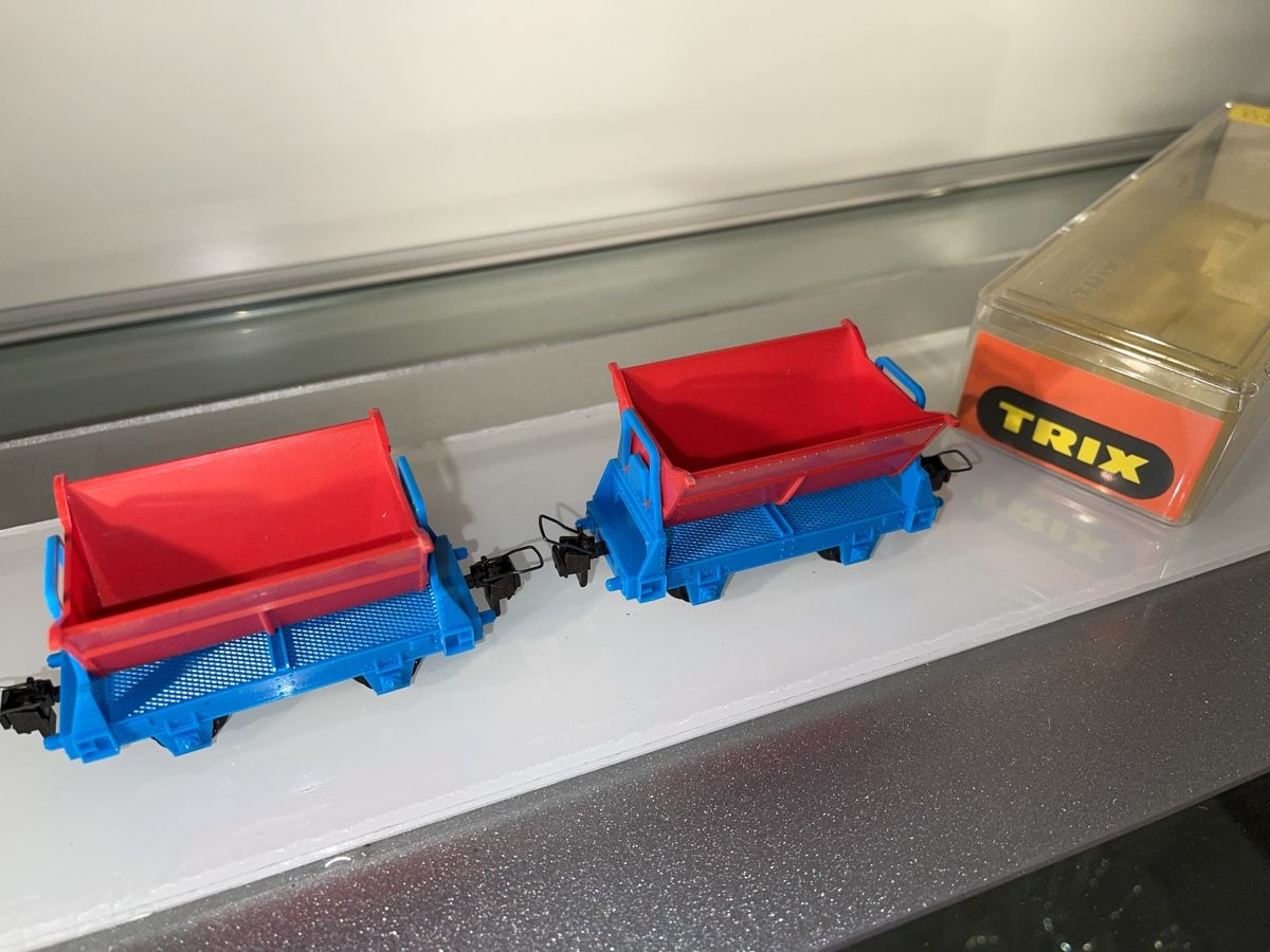 Trix Modelleisenbahnen: TRIX Kipploren-Wagen Güterwagen Total 2 stk. – Neu (gemäss Beschreibung) aus Siebnen von speedy63 2