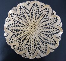 Vintage, Beige- Farbnuancen Häckeldeckchen, ca. 36 cm