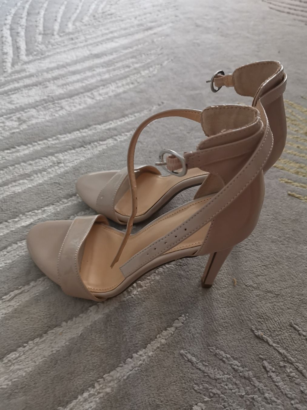 Scarpe da donna: Sandales numéro 38 – Nuovo (secondo la descrizione) da Biel/Bienne venduto da Edi5Roli3 3