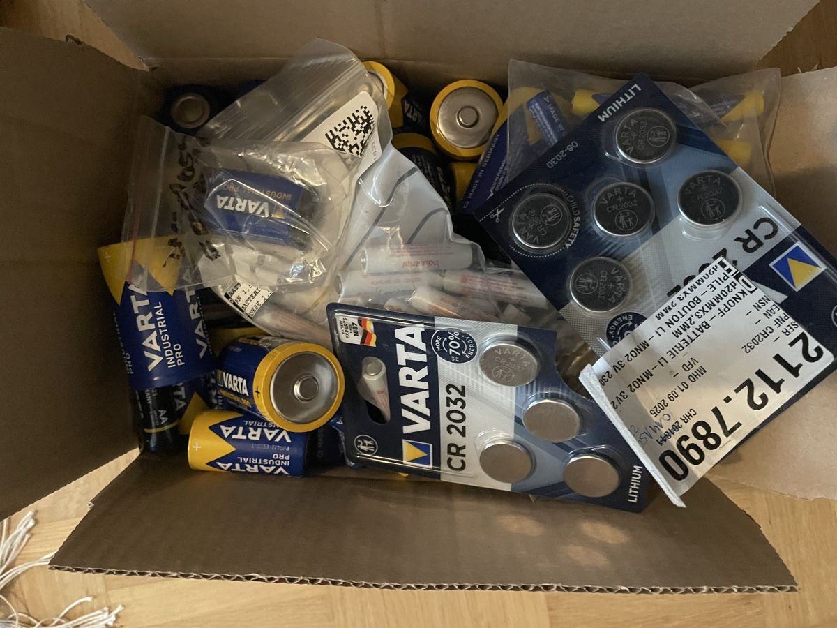 Varta Akkus & Batterien: Batterien (ein Box) – Neu (gemäss Beschreibung) aus Basel von LenaBor 6