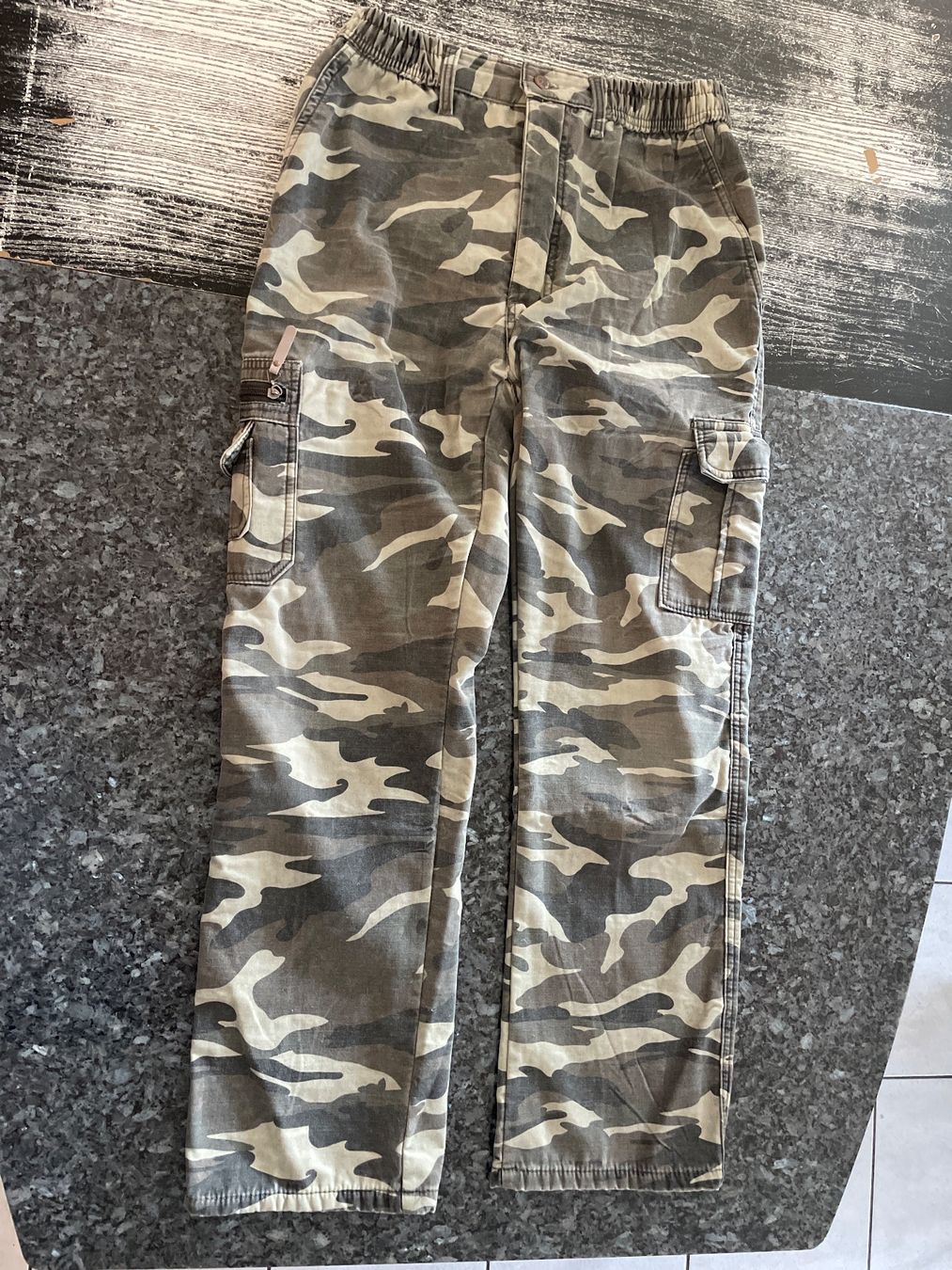 Pantaloni: Hose Militärlook Gr. M – Usato da Schlossrued venduto da Julio25