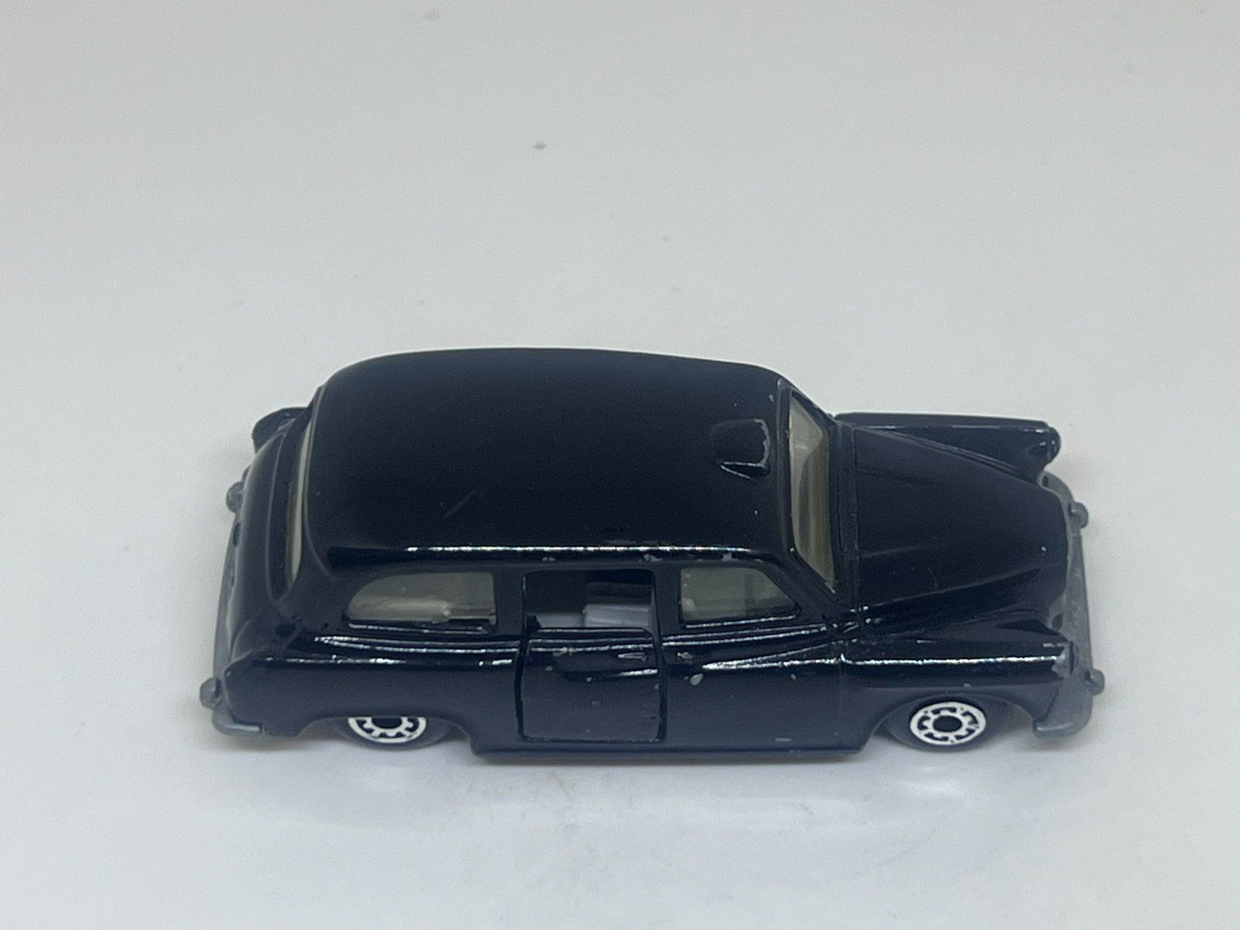 Matchbox Modellautos: Matchbox Carbodies Taxi #700 – Gebraucht aus Wildegg von LaaBoutique 1