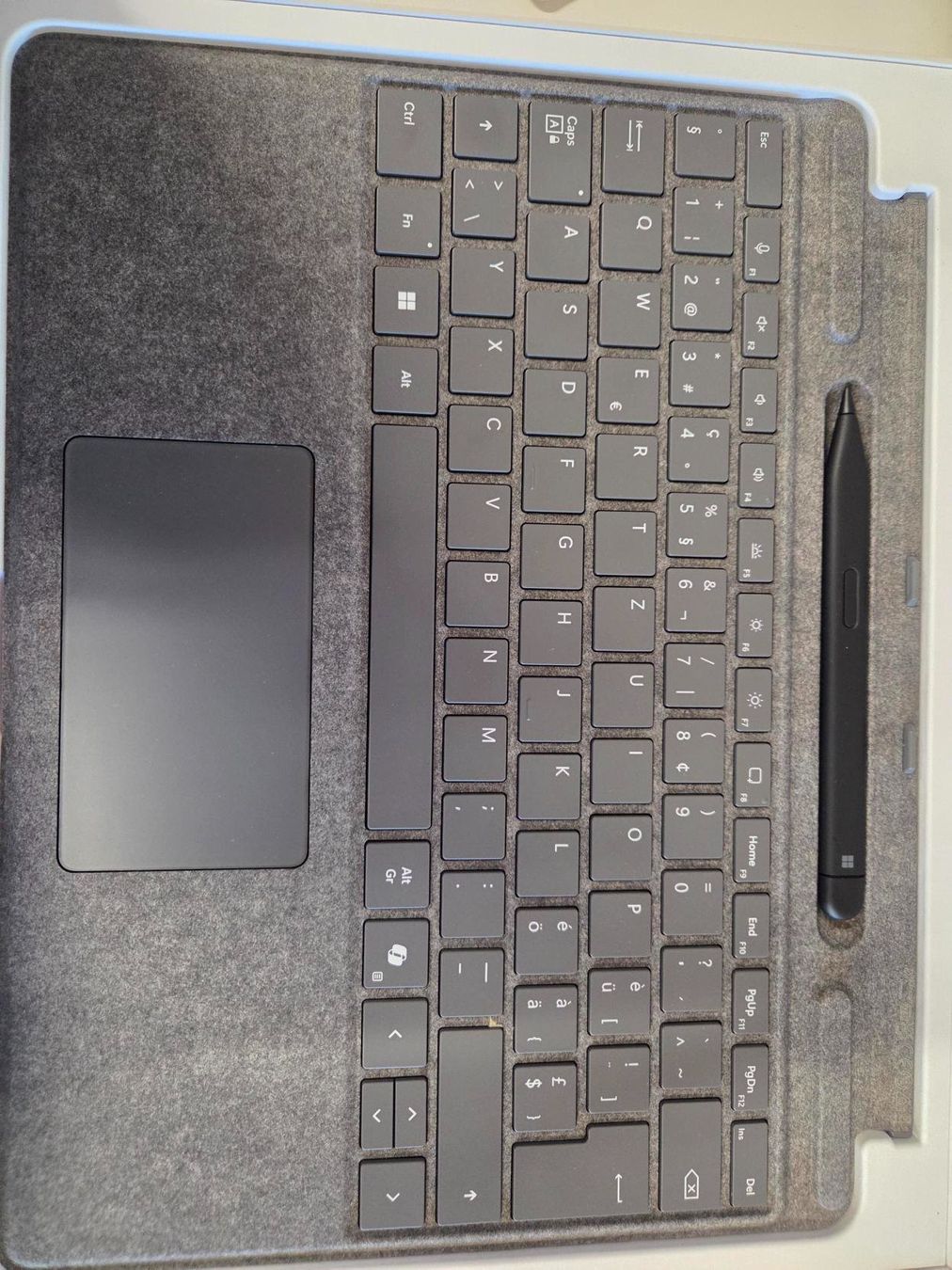 Microsoft Tablet PC: Microsoft® Surface Pro 13" Keyboard Platinum inkl. Pen CH/LU – Neu und originalverpackt aus Gossau ZH von OrderflowAG