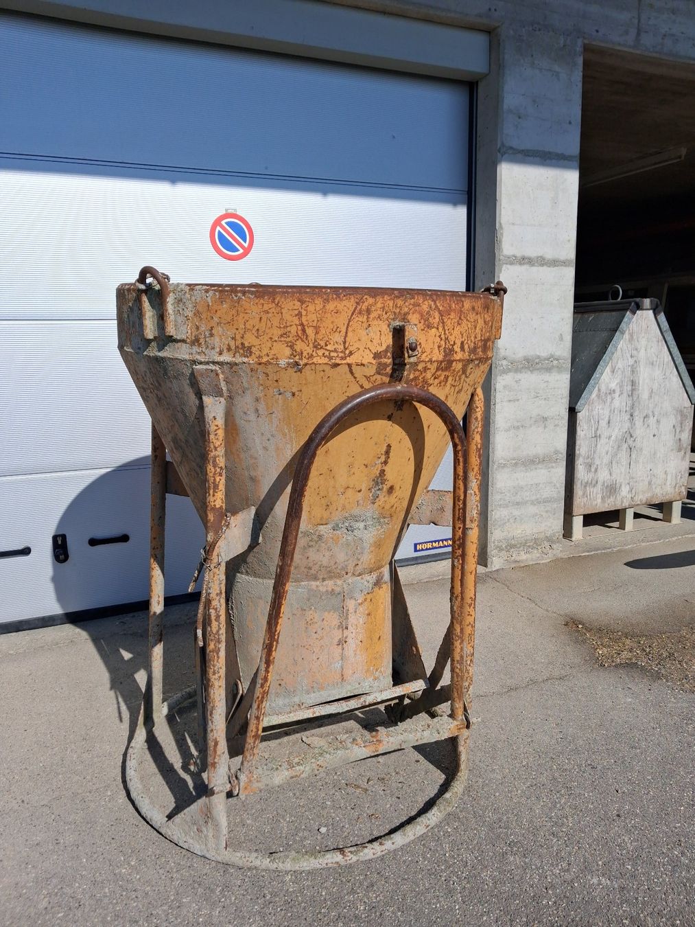 Tutte le macchine: Betonkübel 400 lt – Usato da Wangen an der Aare venduto da HanniW