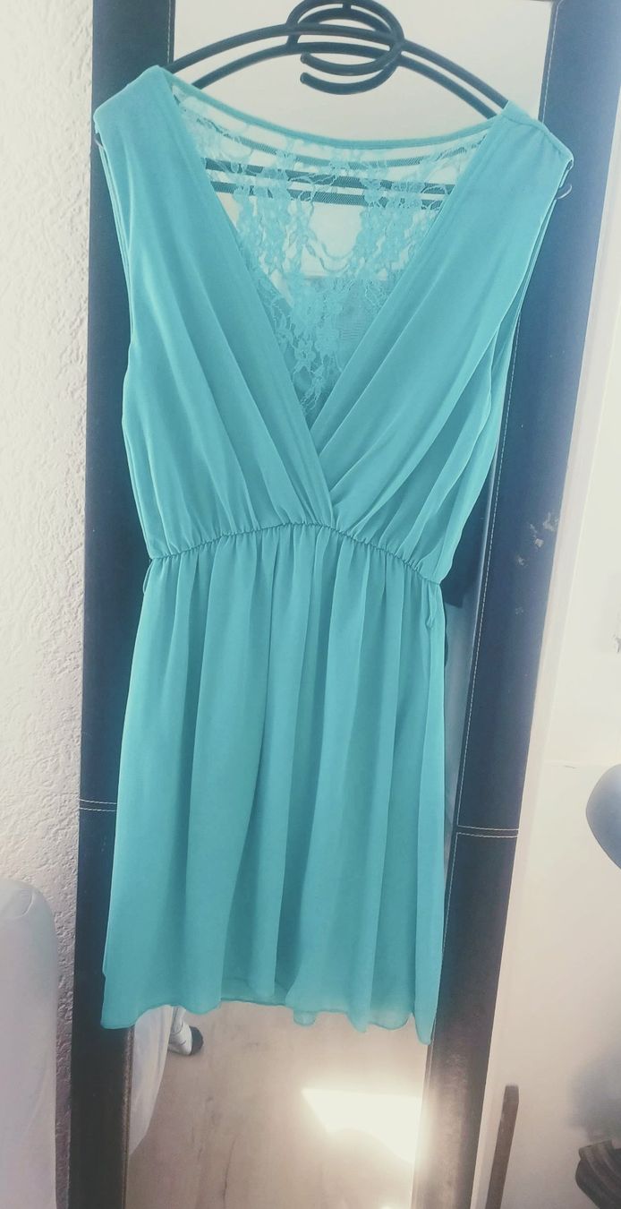 Kleider: Taille S Robe turquoise drappée avec dos couvert de dentelle – Neu (gemäss Beschreibung) aus La Chaux-de-Fonds von jen_h95m 4