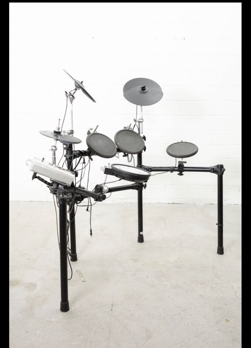 Roland Instruments de musique: E-Drum Set Roland TD-9 gebraucht – D'occasion à Stetten AG par Crnno47 2