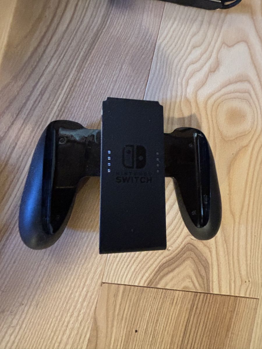 Nintendo Konsolen: Nintendo switch mit Zubehör + Mario party – Gebraucht aus Langnau b. Reiden von Gian_Tinner 7
