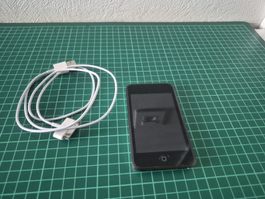 Apple iPod Touch 16GB mit Ladekabel gebrauchter Zustand