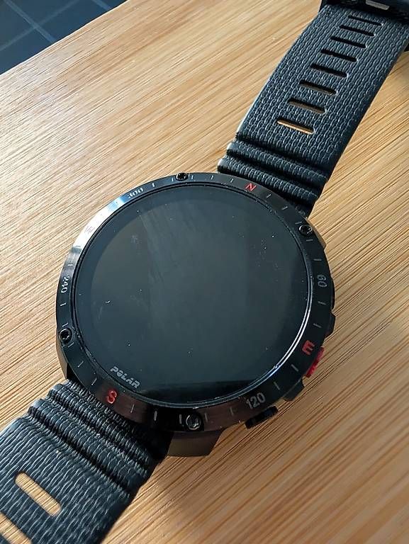 Smartwatch: Polar Grit X2 Pro – Gebraucht aus Bern von Rentesjuan