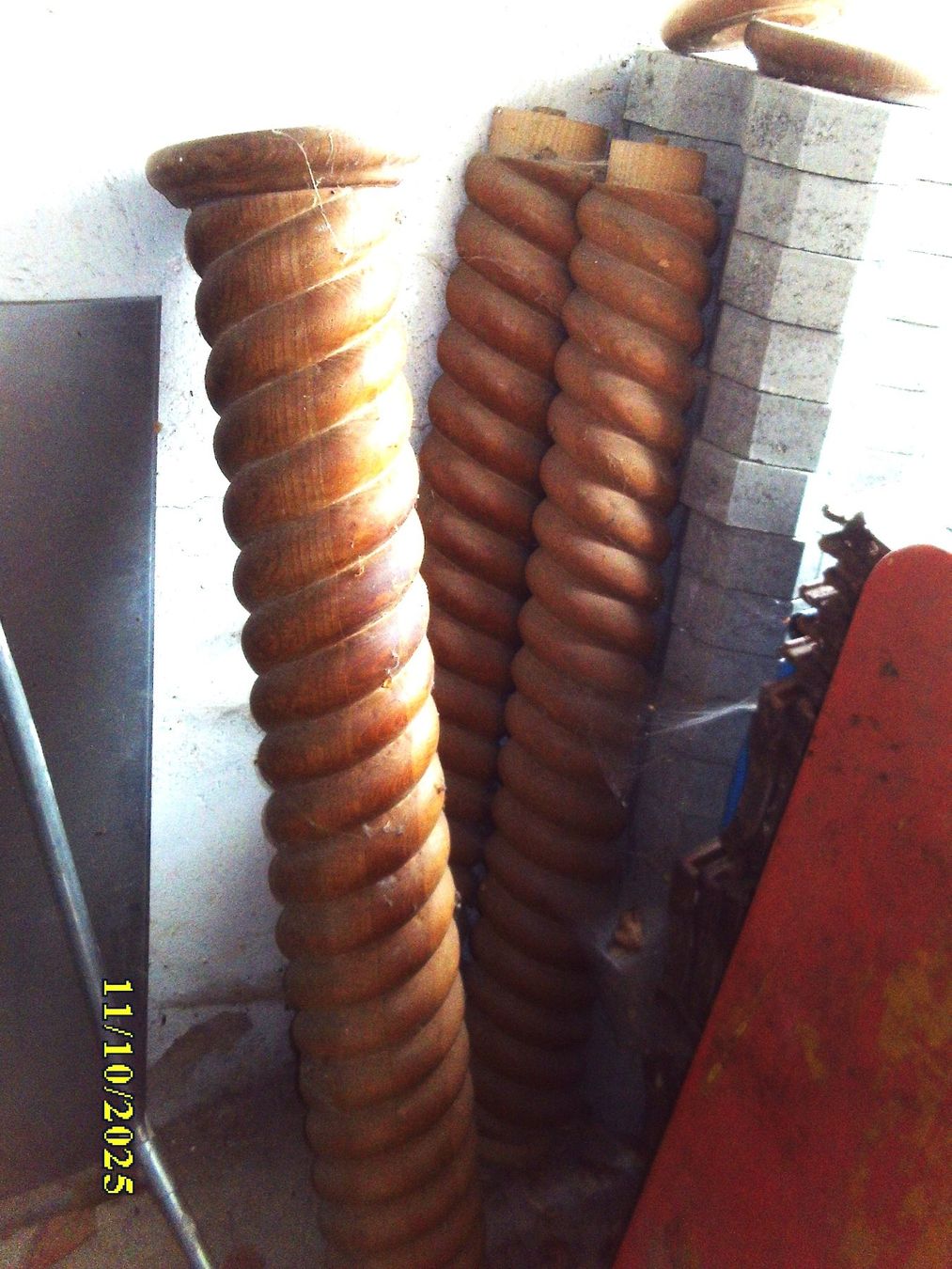 Holzartikel: 2x Holzsäulen Säulen 140cm Spirale gedrechselt massiv – Gebraucht aus Malters von monarkli