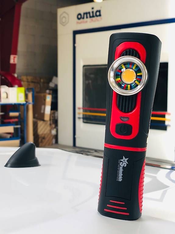 Lampade: TRAGBARE LAMPE 4.5 CRI - Swisstekh – Nuovo e nell'imballaggio originale da Cadempino venduto da Tek.Pro.AG 2