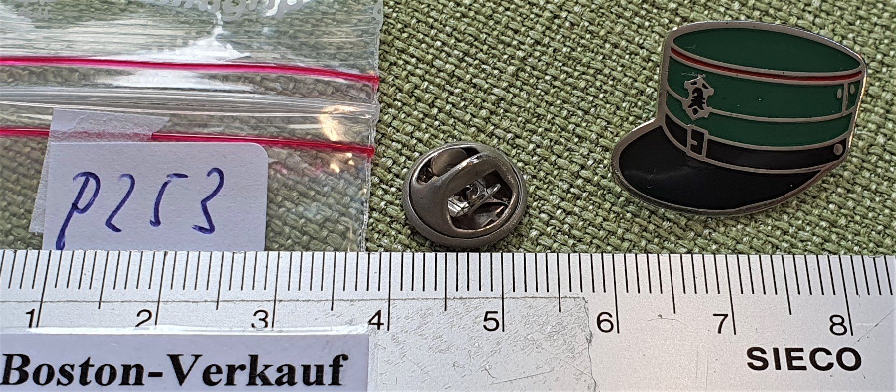Copricapi, berretti & cappellini: P253 - Pin Polizei Basel Cap Hut Mütze – Usato da Reinach BL venduto da Boston-Verkauf 1