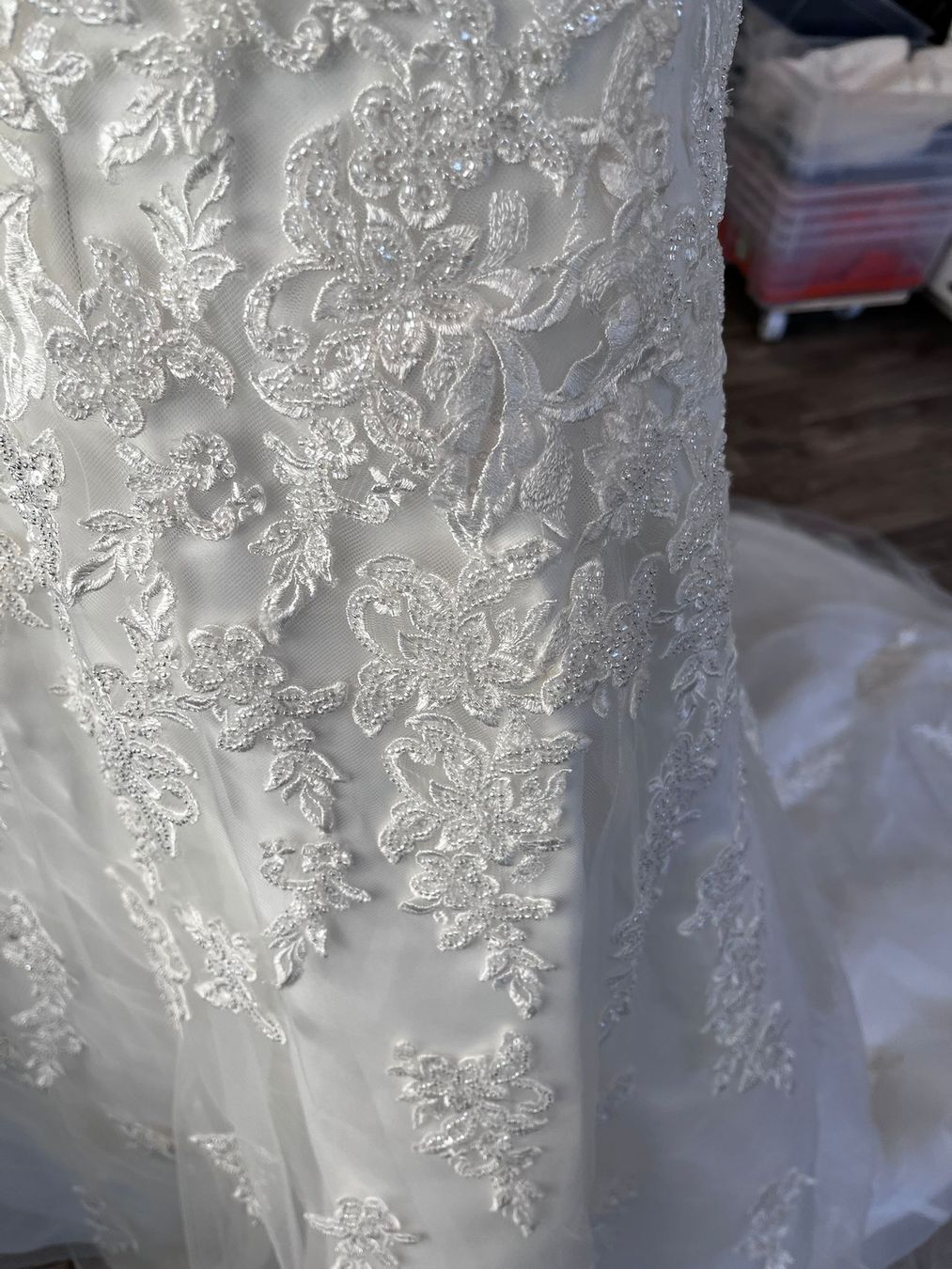 Vestiti: Wunderschönes Brautkleid mit Spitze, Gr. M – Usato da Olten venduto da hinterhof.olten 2