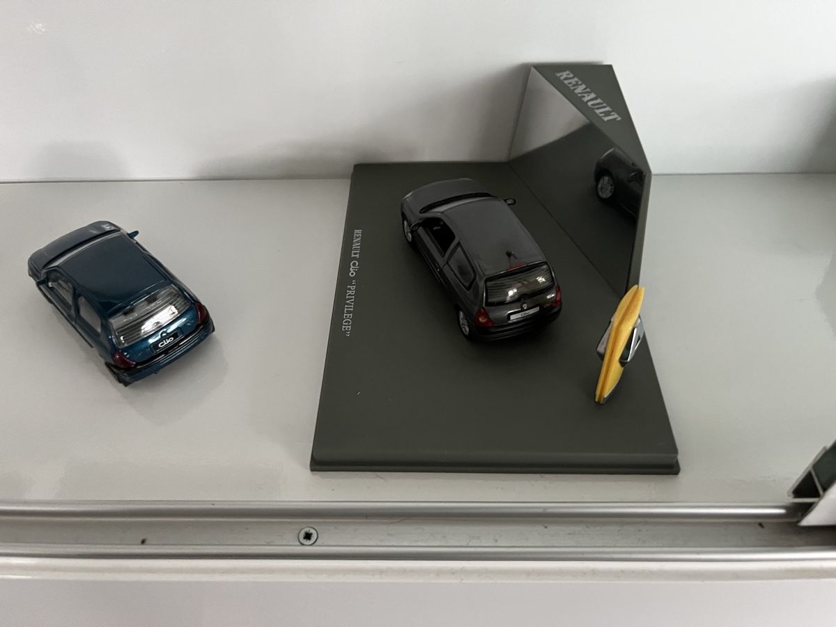 Renault Modellini d'auto: Renault Clio II verschiedene – Usato da Kräiligen venduto da tisala 1