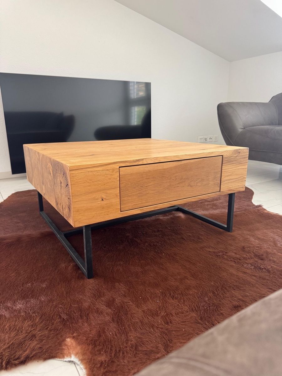 Tische: Holz Couchtisch – Gebraucht aus Hergiswil NW von tes_j58l