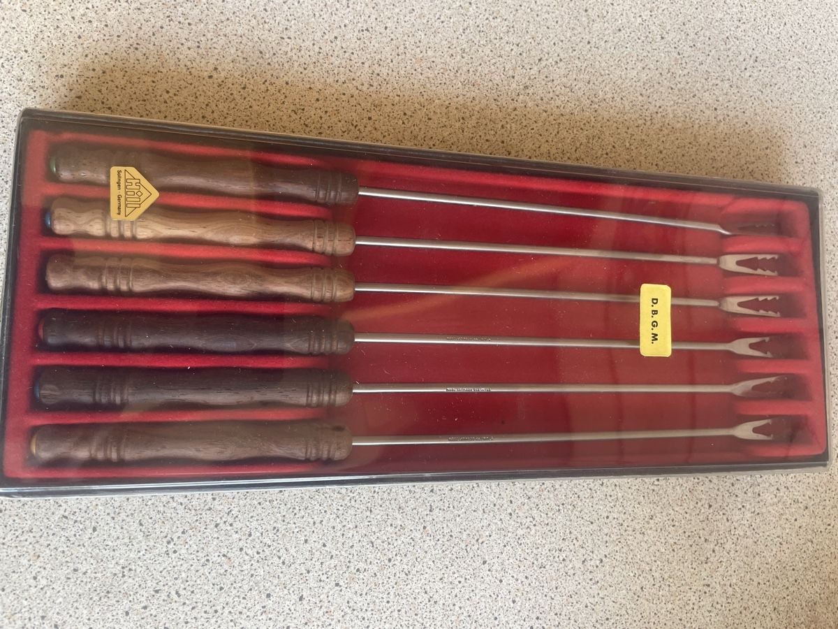 Set di piatti: Lot pour fondue bourguignonne  – Usato da Vernier venduto da Cocopschit 6