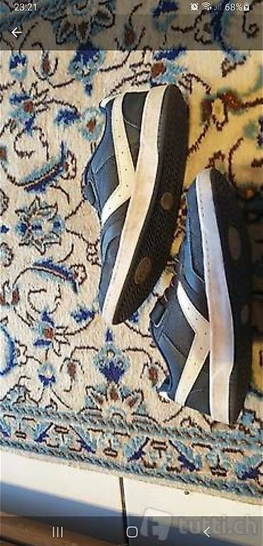 Schuhe für Jungen: Sneakers Gr. 38 atmungsaktiv  – Gebraucht aus Gamprin von man_j9fr 1