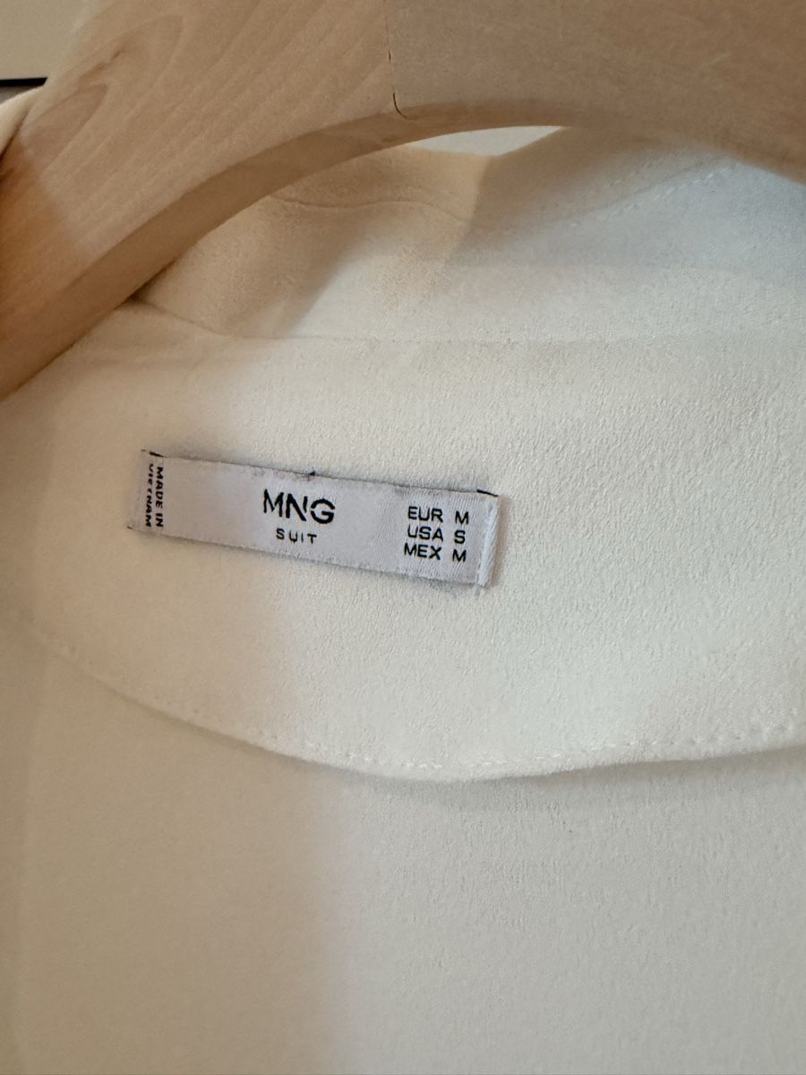 Mango Giacche: Mango Blazer/Jacke, Crème-Weiss, Grösse M – Usato da Volketswil venduto da habibeoez 1